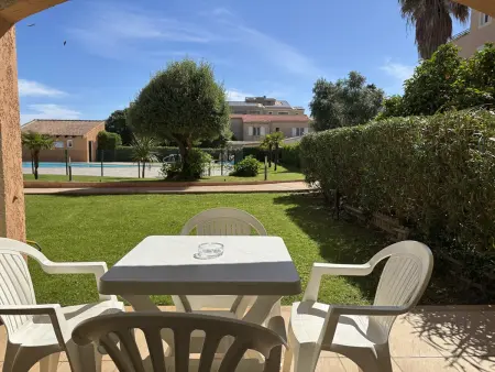 Studio climatisé avec piscine à 150m de la plage : photo 9