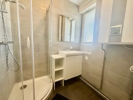 Studio de charme rénové, balcon sud-ouest et parking à Quiberon : photo 8