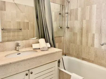 Appartement 2 pièces climatisé, 100m de la plage à Villeneuve-Loubet : photo 6