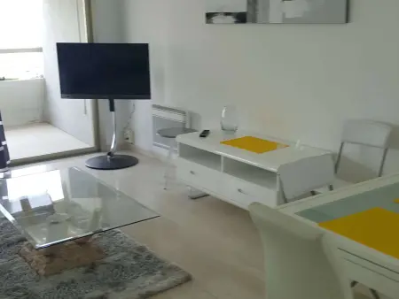 Appartement vue mer et terrasse à Villeneuve-Loubet : photo 9