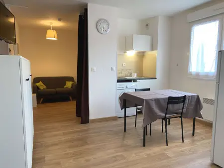 Studio rénové avec balcon à Balaruc-les-Bains : photo 2