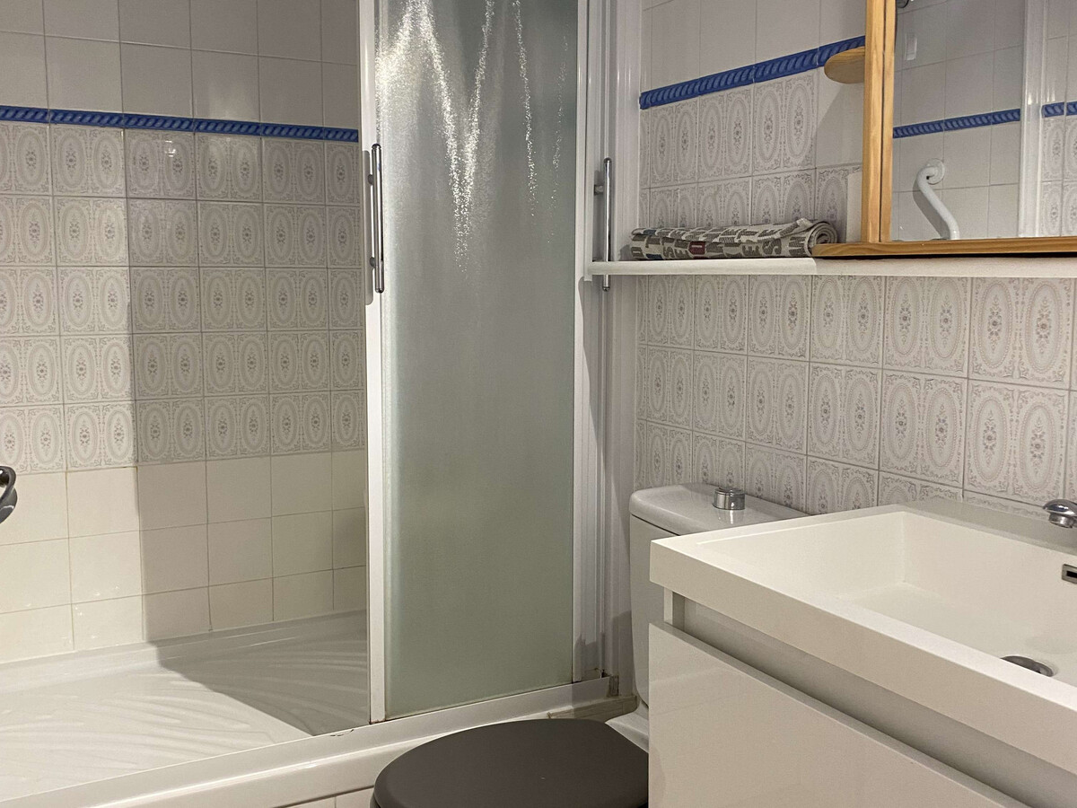 T1 lumineux Résidence des Bains avec cuisine équipée - Photo 8