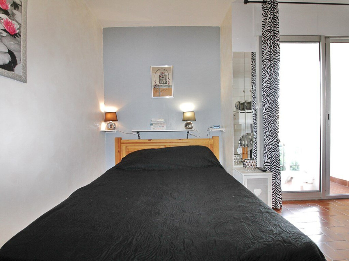Studio rénové 2 personnes, balcon et climatisation - Photo 4