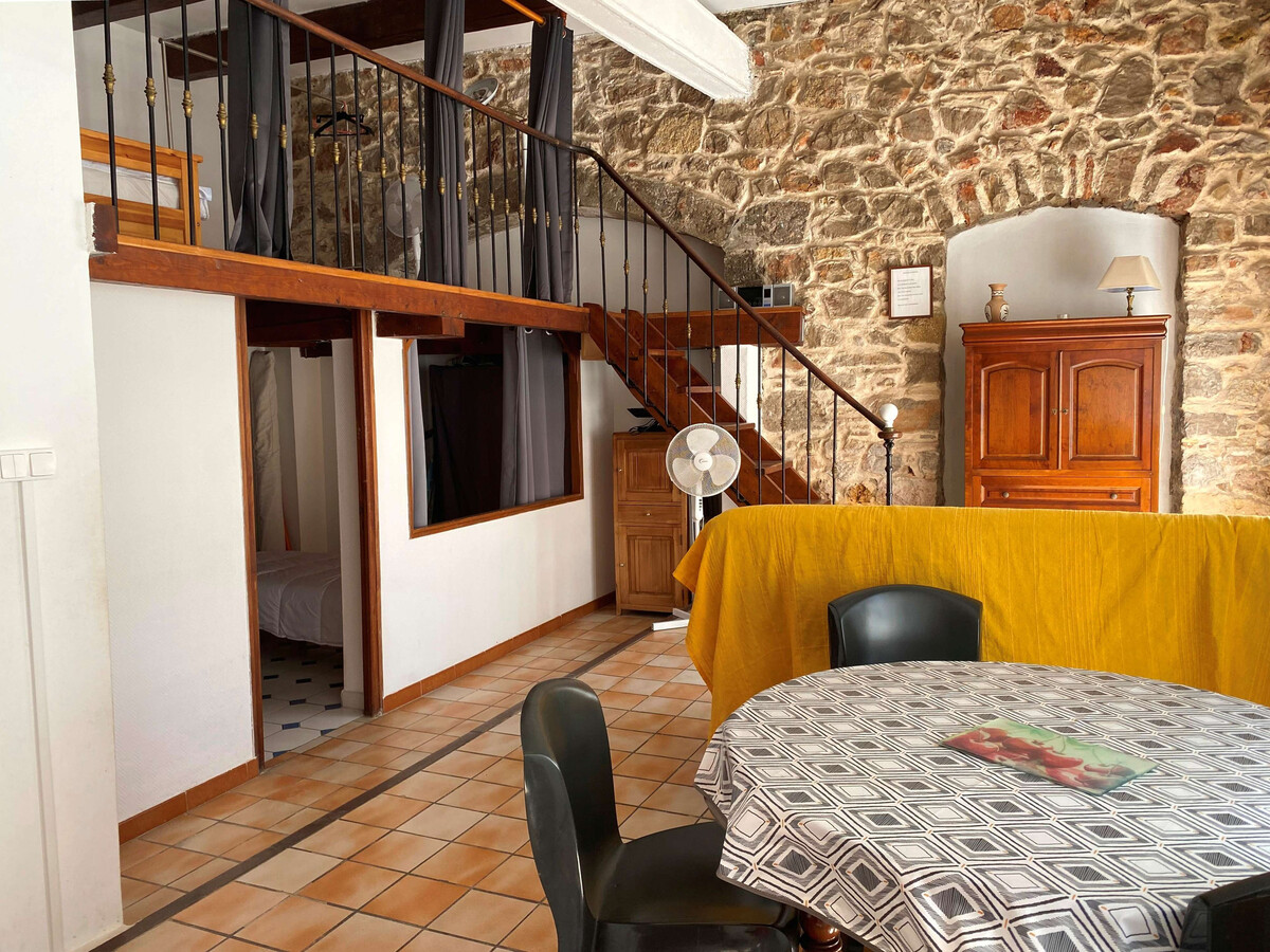 Appartement T3 atypique avec cour privée à Balaruc-les-Bains - Photo 2