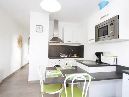 T1 rénové avec parking privé à Balaruc-les-Bains : photo 4