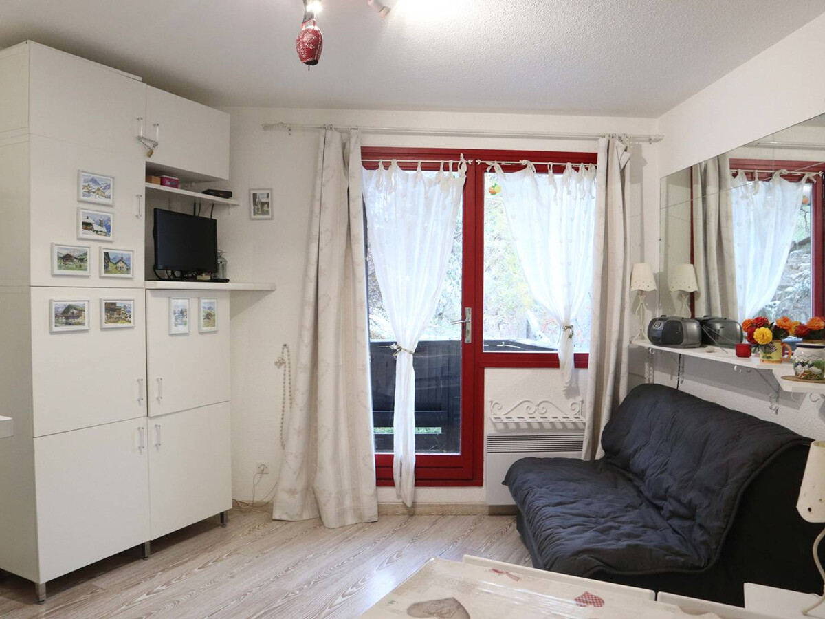 Studio 6 pers avec balcon aux Orres, pied des pistes - Photo 1