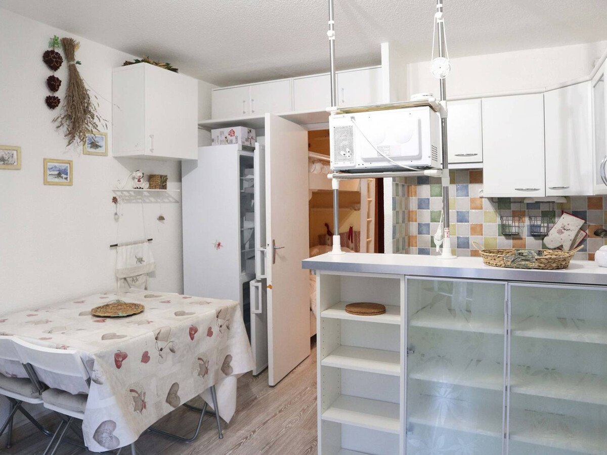 Studio 6 pers avec balcon aux Orres, pied des pistes - Photo 4
