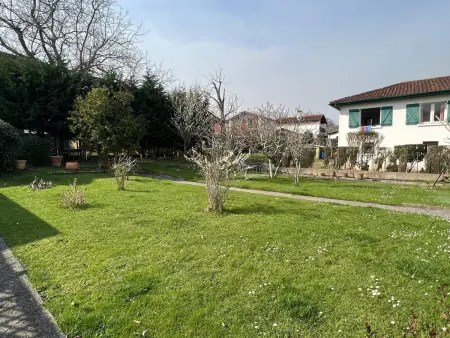T1 Bis à Cambo-les-Bains, terrasse avec store : photo 10