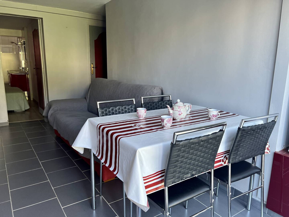 T1 Bis rénové Cambo-les-Bains avec terrasse et jardin - Photo 8