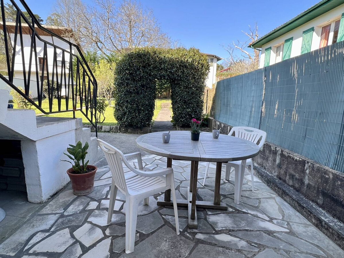 T1 Bis rénové Cambo-les-Bains avec terrasse et jardin - Photo 13