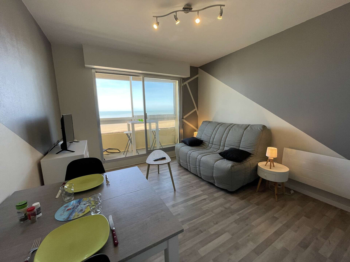 Studio rénové vue mer, 6e étage, balcon loggia - Photo 1