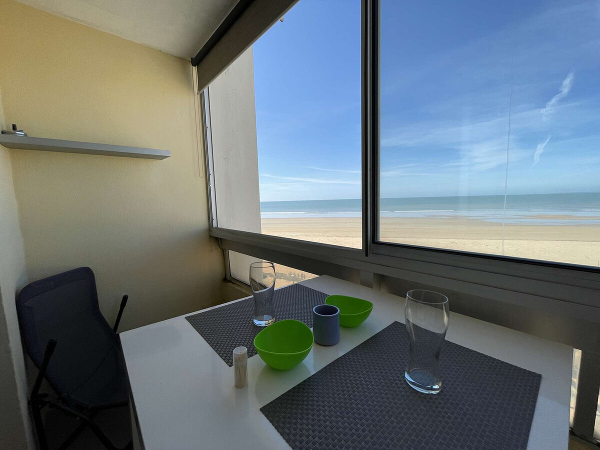 Studio rénové vue mer, 6e étage, balcon loggia - Photo 10