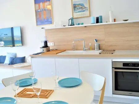 Appartement vue mer 2ème étage avec parking à Cavalaire : photo 5