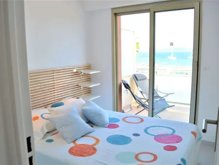 Appartement vue mer 2ème étage avec parking à Cavalaire : photo 9