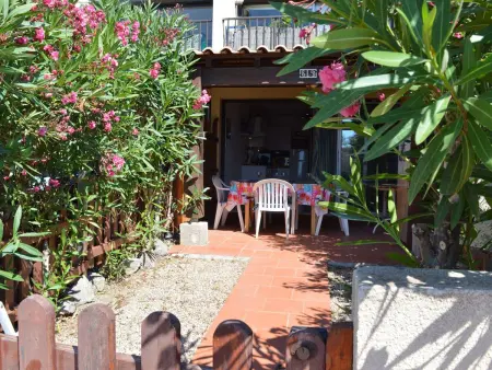 Location appartement à Fleury Saint Pierre la Mer, Appartement RDC 2 pièces+cabine, piscine, terrasse, parking privé - Saint Pierre La Mer