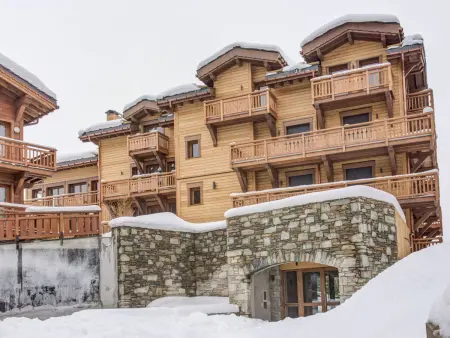 Appartement familial à Courchevel avec terrasse et parking couvert : photo 11