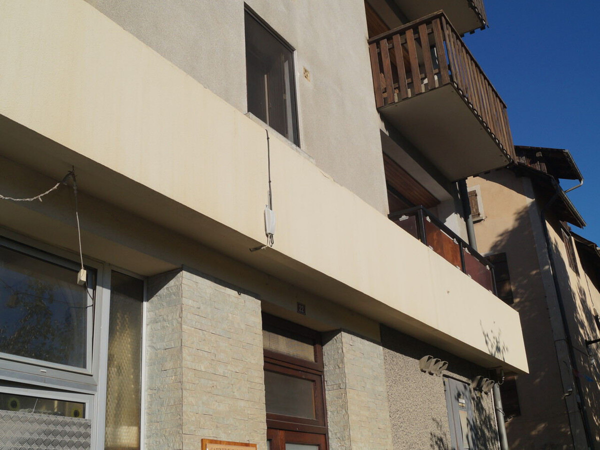 T3 rénové face place du marché, balcon sud-est - Photo 14
