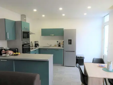 Location appartement à Perros Guirec, Appartement rénové 3* avec WIFI, centre-ville Perros-Guirec, proche plages et commerces