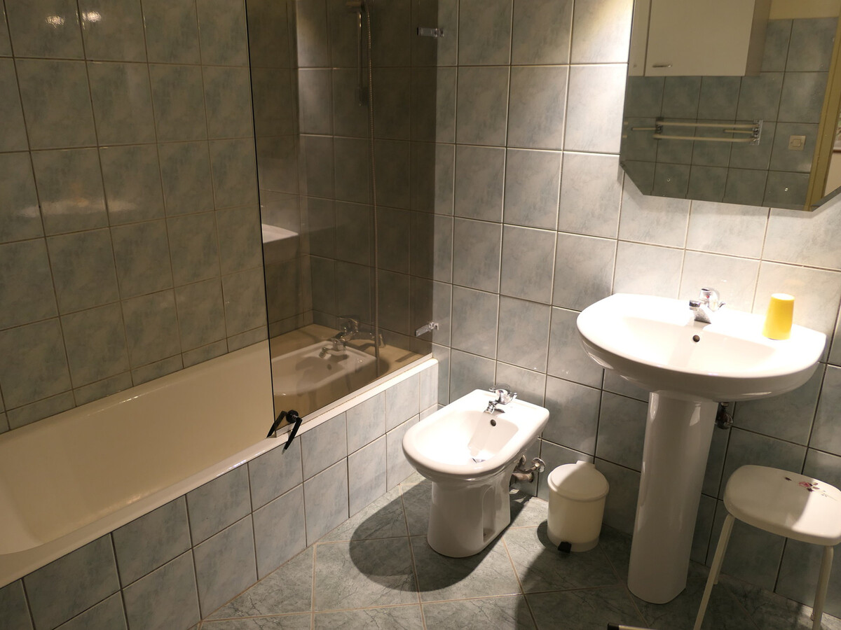 Appartement 3 pièces 81 m² à Saint-Gervais, grand balcon - Photo 11