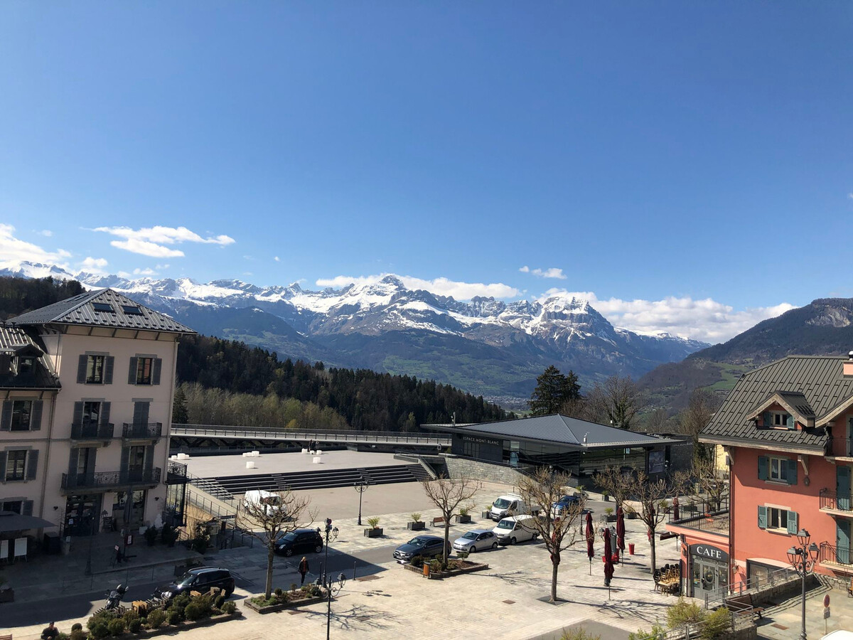 Appartement 3 pièces 81 m² à Saint-Gervais, grand balcon - Photo 16
