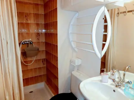 Studio 21 m² avec balcon, parking et casier à skis : photo 5