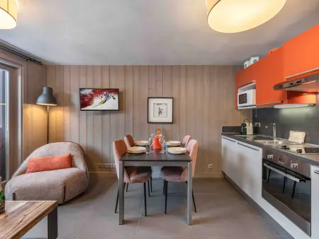 Appartement spacieux contemporain à Courchevel avec parking et wifi : photo 2