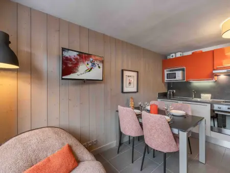Appartement spacieux contemporain à Courchevel avec parking et wifi : photo 3