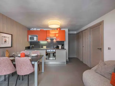 Appartement spacieux contemporain à Courchevel avec parking et wifi : photo 4