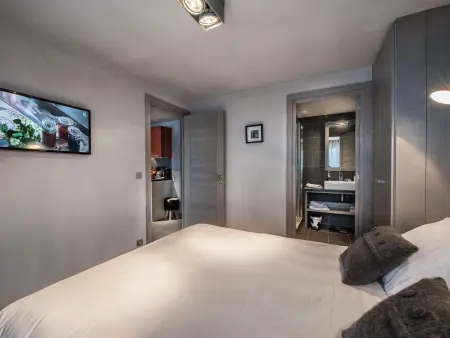 Appartement spacieux contemporain à Courchevel avec parking et wifi : photo 8