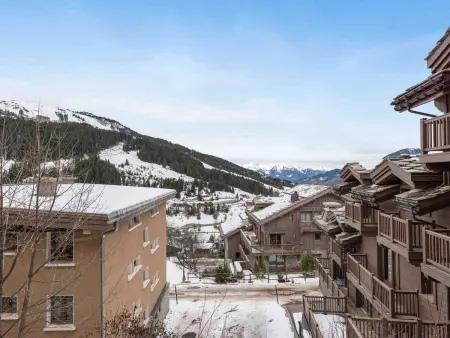 Appartement spacieux contemporain à Courchevel avec parking et wifi : photo 11