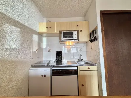 Studio 21m² à 50m des pistes, balcon et parking : photo 10