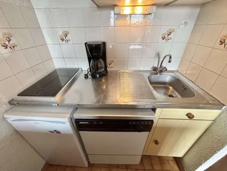 Studio 21m² à 50m des pistes, balcon et parking : photo 11