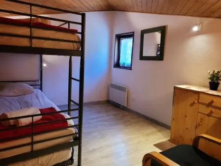 T3 duplex lumineux aux Gets, vue pistes, parking : photo 5