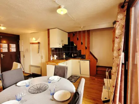 T3 duplex lumineux aux Gets, vue pistes, parking : photo 13