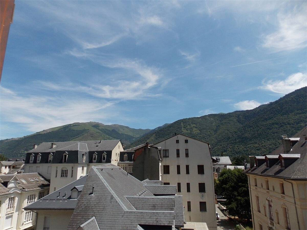 T3 Bagnères-de-Luchon au pied de la télécabine, balcon sud - Photo 10