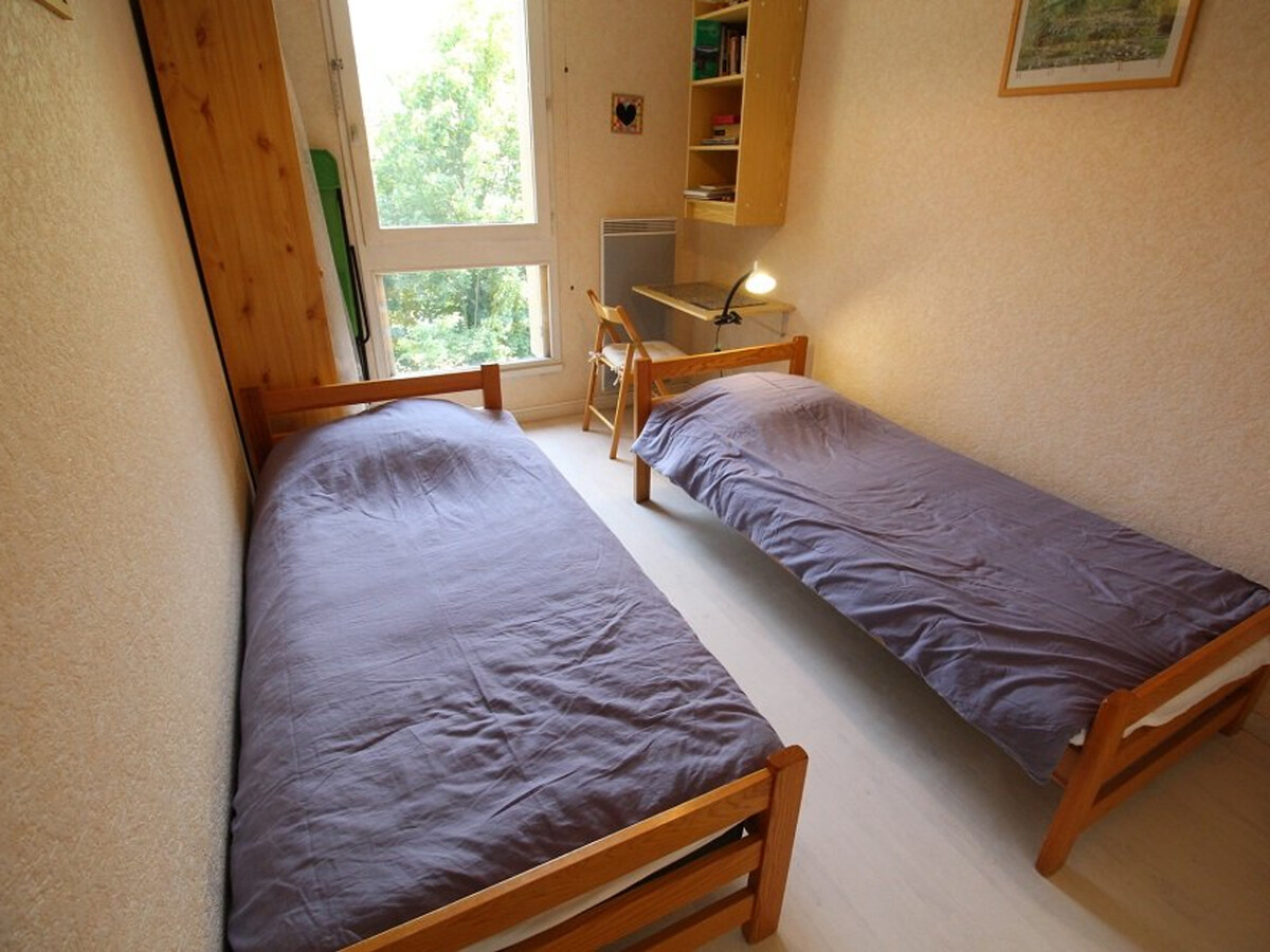 T2 Bagnères-de-Luchon avec balcon sud et vue montagne - Photo 3
