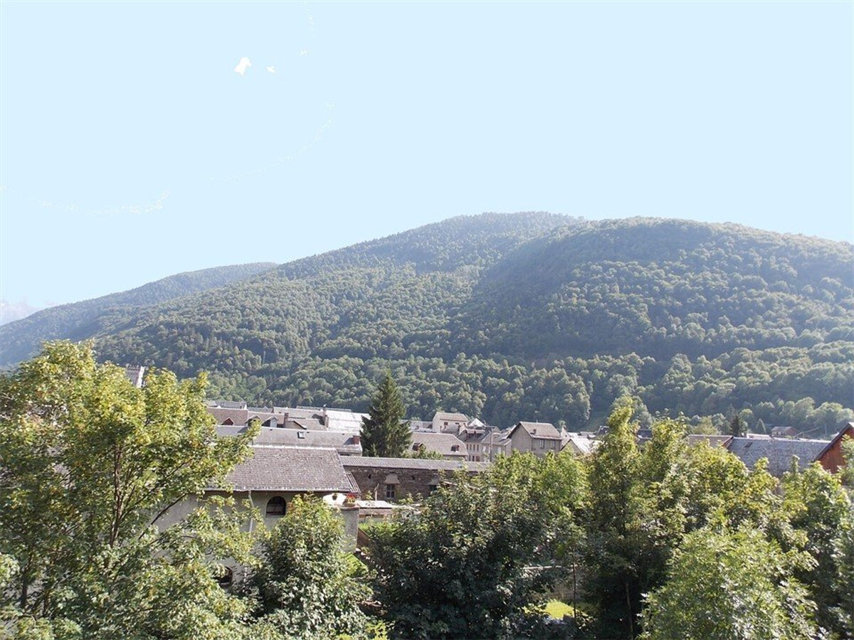 T2 Bagnères-de-Luchon avec balcon sud et vue montagne - Photo 5