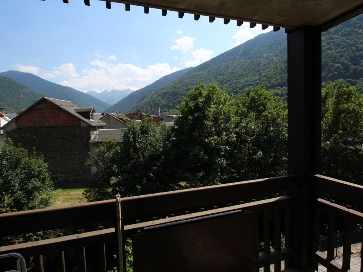 T2 Bagnères-de-Luchon avec balcon sud et vue montagne - Photo 7