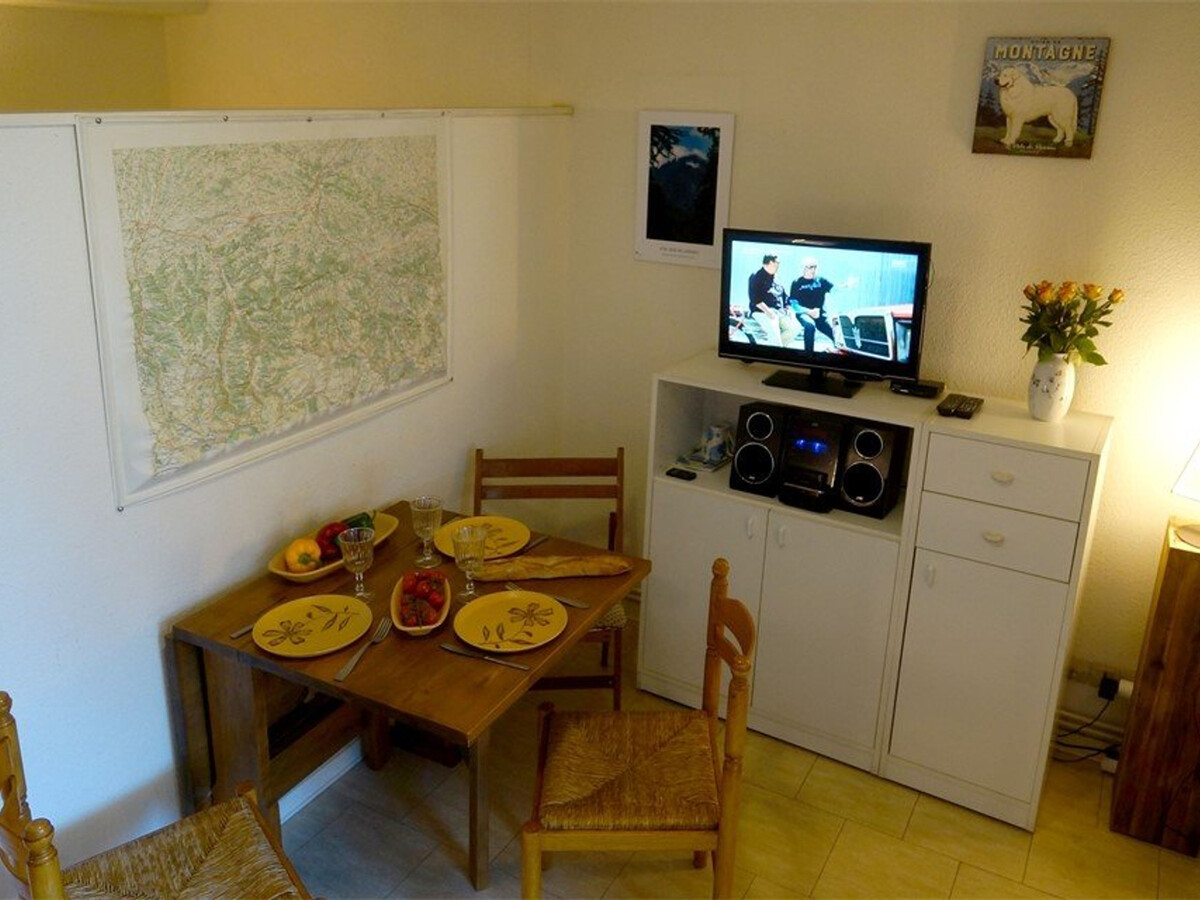 Studio cabine 25 m² balcon sud, parking privé à Bagnères-de-Luchon - Photo 7