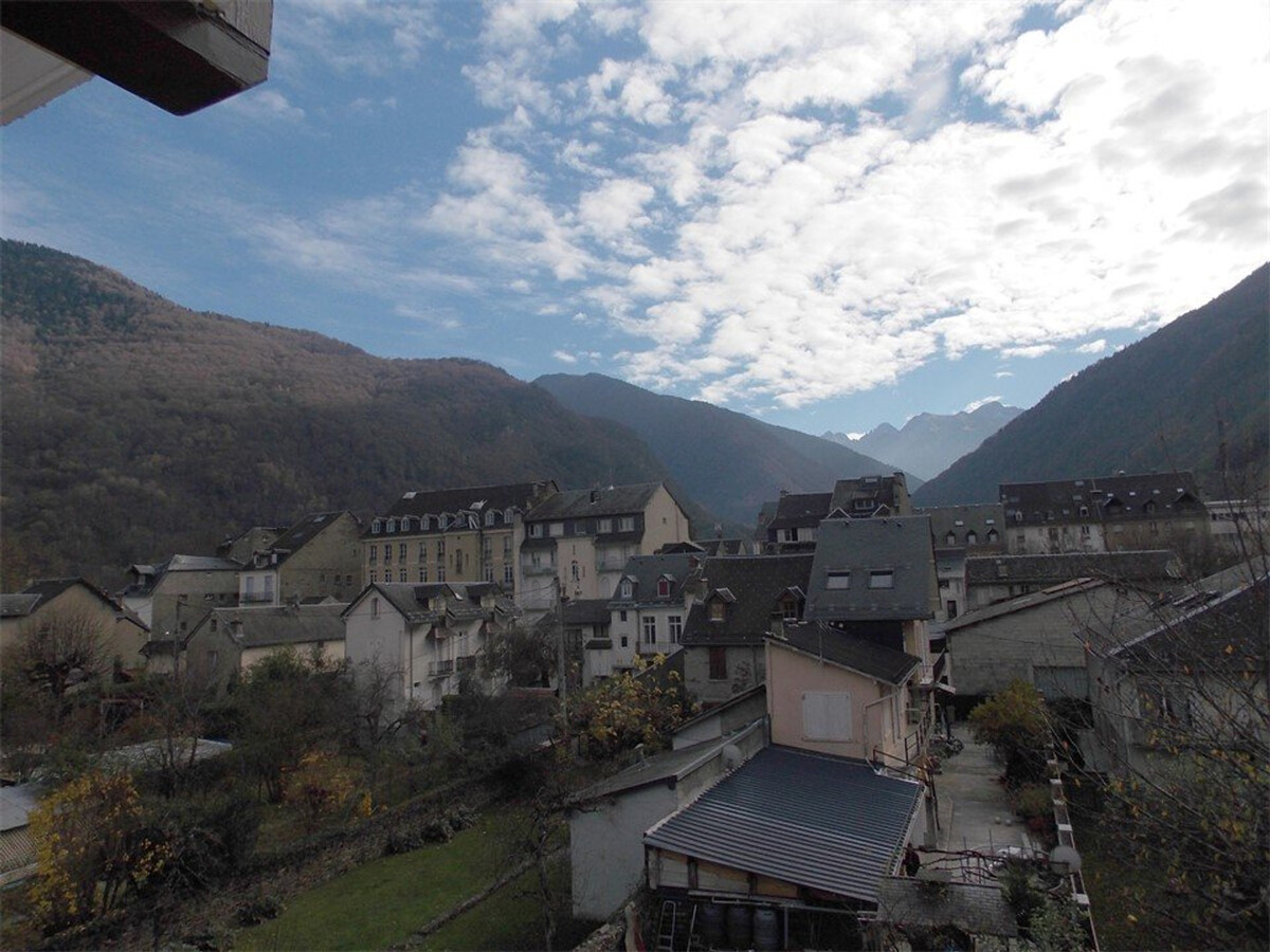 Studio cabine 25 m² balcon sud, parking privé à Bagnères-de-Luchon - Photo 9