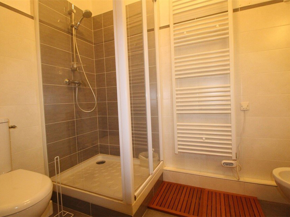 Studio 38m² face aux thermes avec ascenseur à Bagnères-de-Luchon - Photo 4