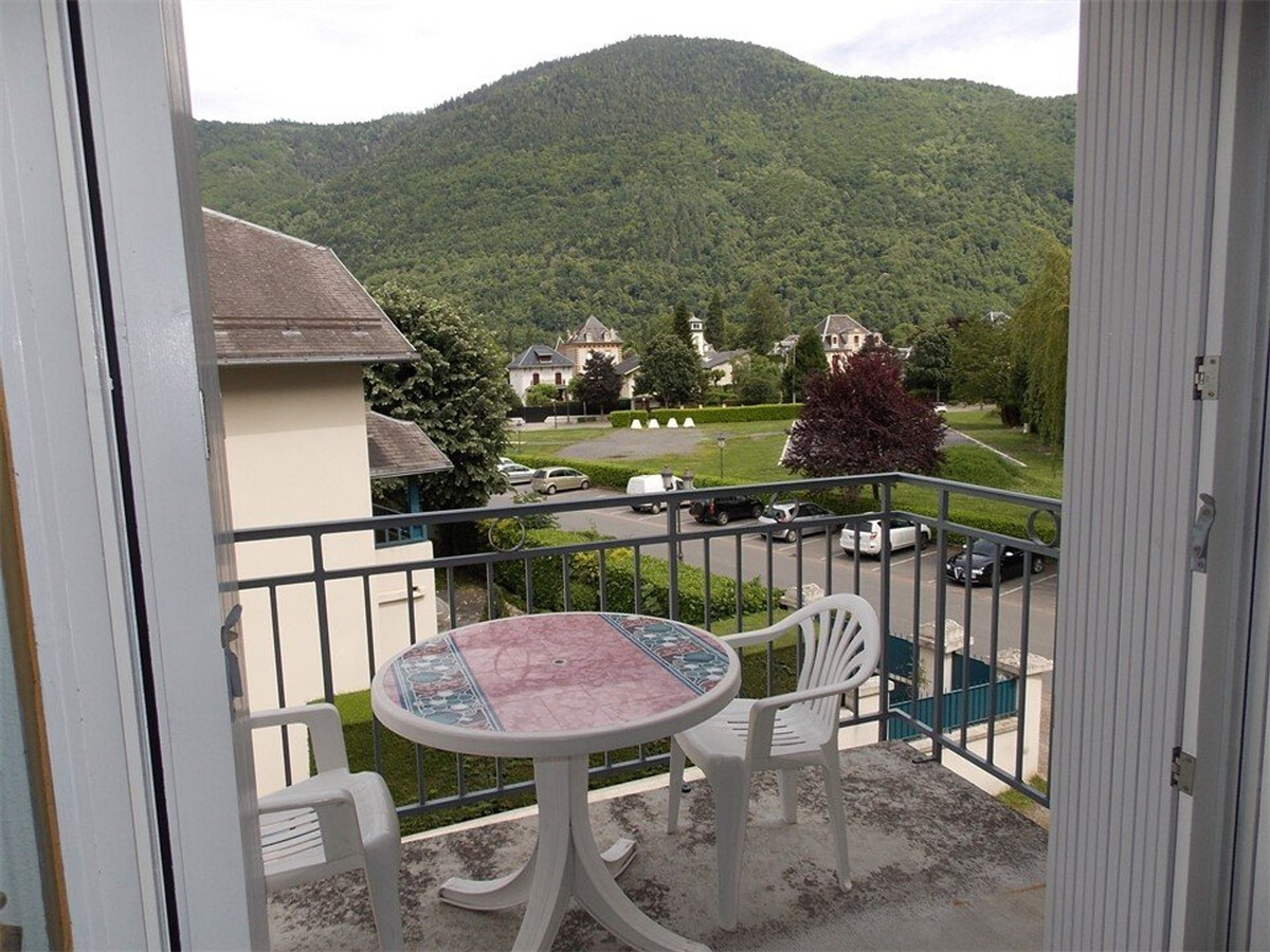 T2 Bagnères-de-Luchon vue montagnes et balcon - Photo 9