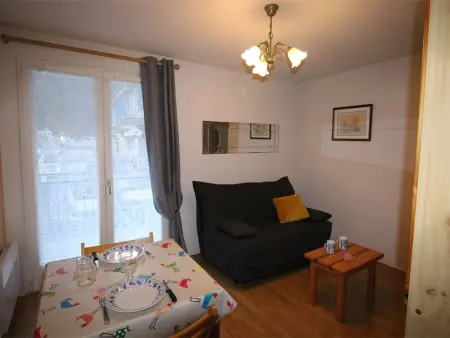 Studio cabine calme avec balcon vue montagne à Bagnères-de-Luchon : photo 2