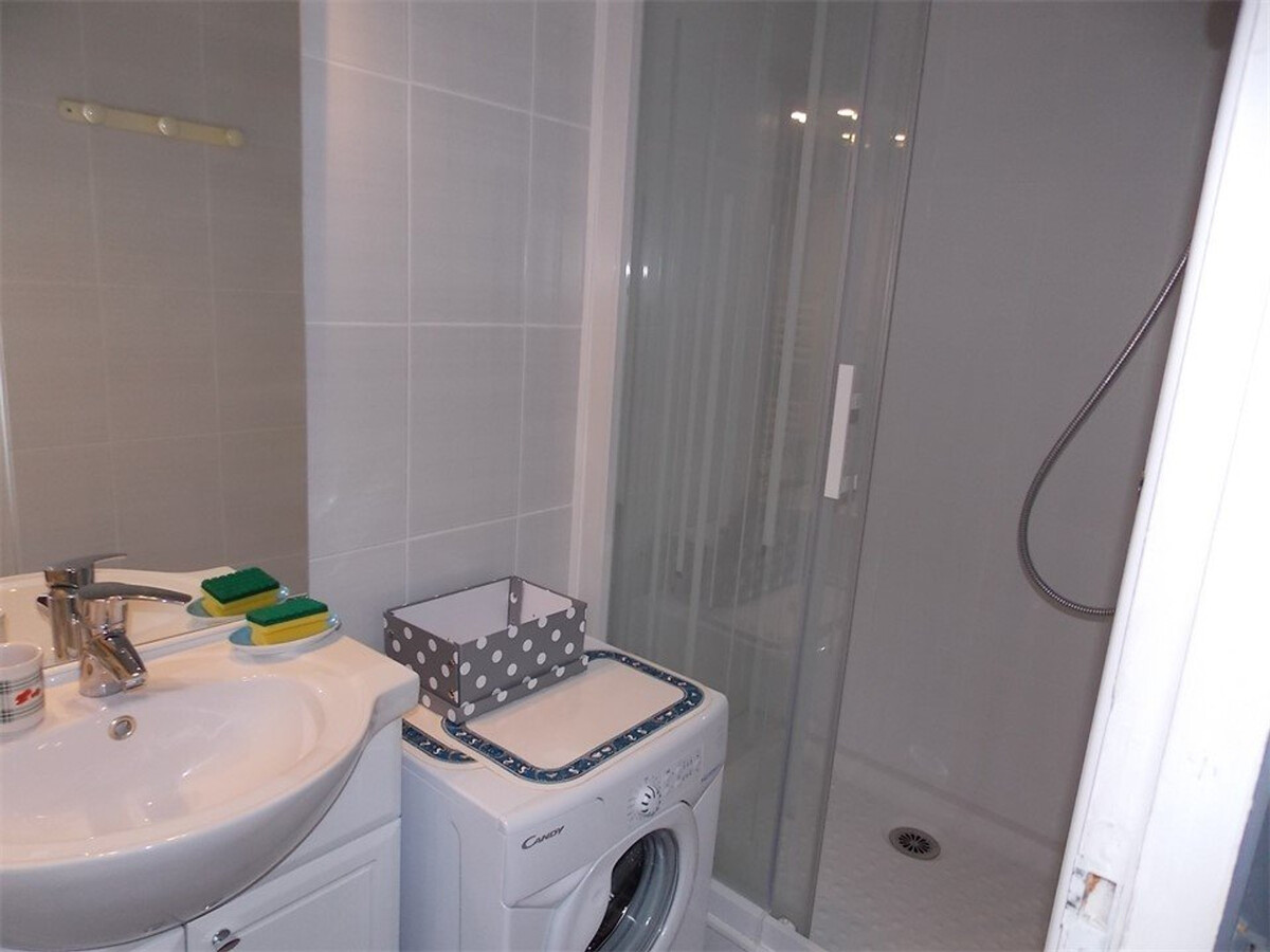 T2 Luchon centre-ville, loggia sud, parking couvert - Photo 8