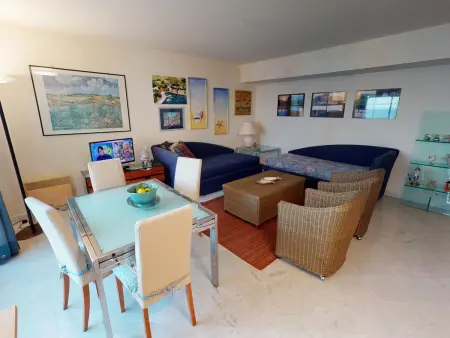 Grand 2P face mer avec balcon, parking et piscine à Menton : photo 3