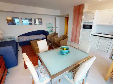 Grand 2P face mer avec balcon, parking et piscine à Menton : photo 4