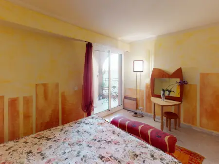 Grand 2P face mer avec balcon, parking et piscine à Menton : photo 10