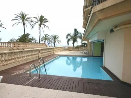 Grand 2P face mer avec balcon, parking et piscine à Menton : photo 12