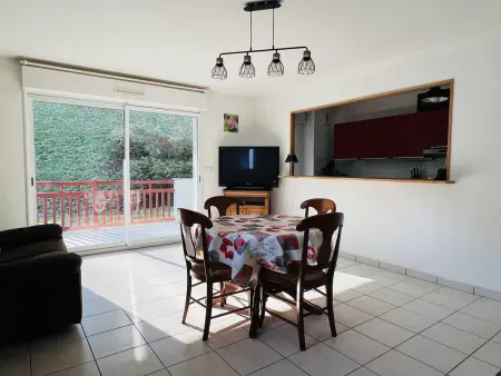 T2 Cambo-les-Bains avec parking et terrasse : photo 3