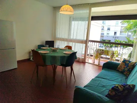 T3 lumineux avec parking privé à Saint-Cyprien, près du port : photo 8